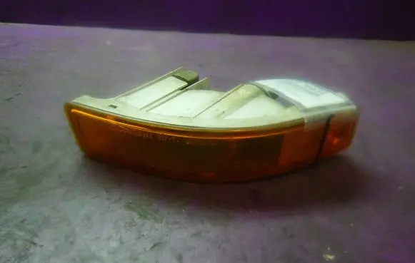 Toyota Corolla E100 Front indicator light