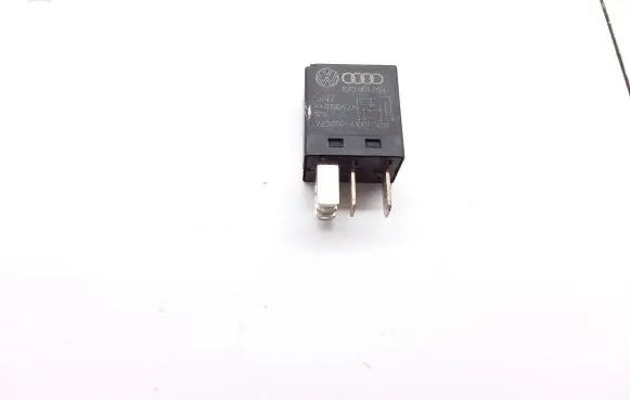 Audi A6 S6 C6 4F Other relay 8Z0951253