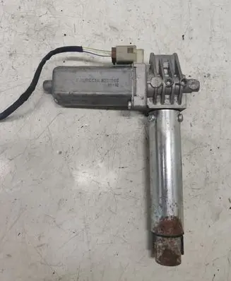 BMW 5 E60 E61 Seat adjustment motor 8321086