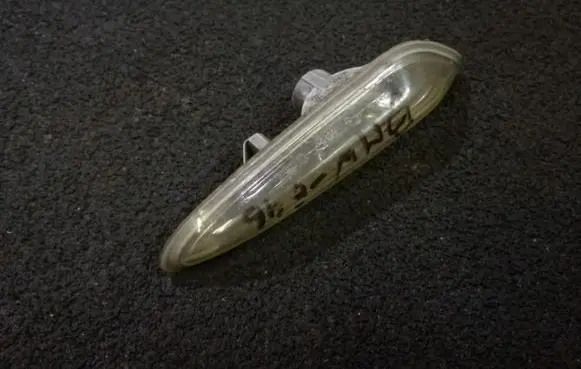 BMW 3 E46 Front fender indicator light 69113725 246230