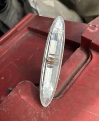 Lexus IS 220D-250-350 Front fender indicator light E130695 30308