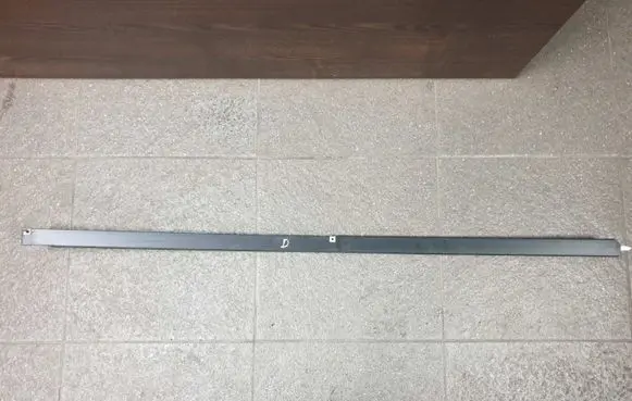 Nissan Primastar Front door windshield rail 8034000QAA 8034000QAB