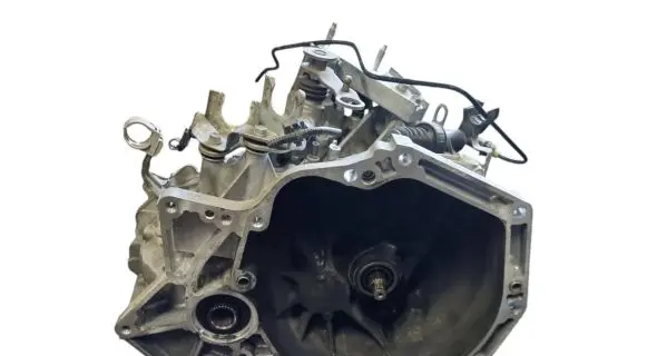 Suzuki Swift III Manual 6 speed gearbox E8I07379IK 8110409AS4 013H