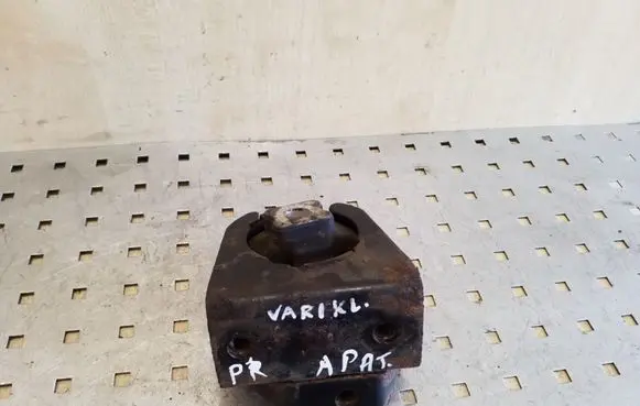 Toyota Corolla Verso AR10 Engine mount bracket