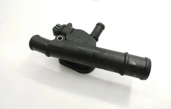 Volkswagen New Beetle Engine coolant pipe/hose 038121133