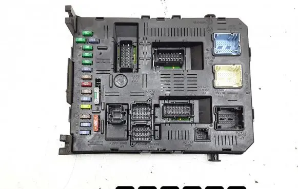 Citroen C4 I Fuse module 9661940180