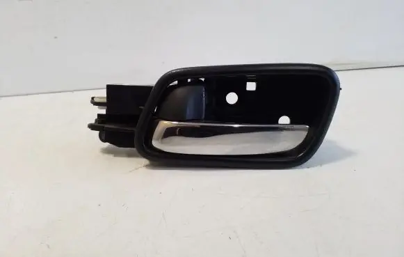 Honda CR-V Rear door interior handle