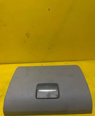 Ford Focus Glove box