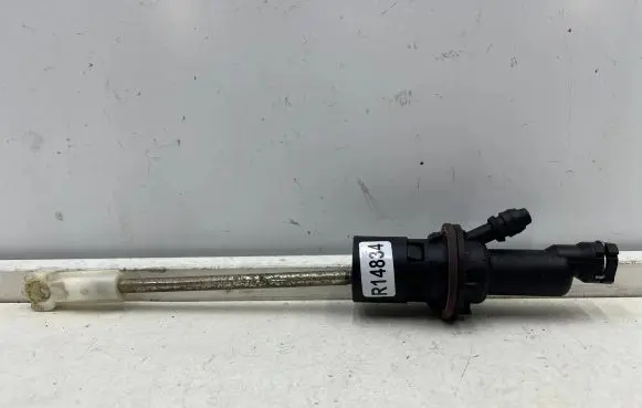 Clutch slave cylinder