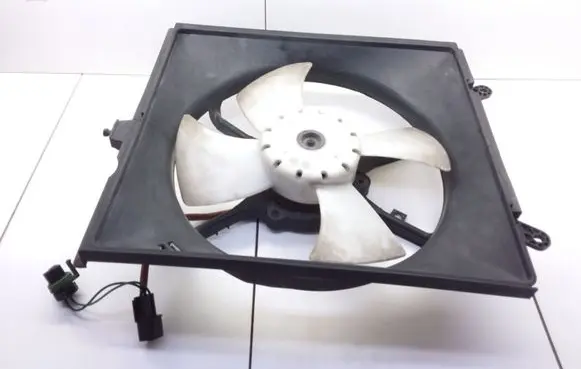 Mitsubishi Carisma Electric radiator cooling fan 8240213