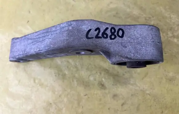 Opel Corsa C Gearbox mounting bracket 9227883