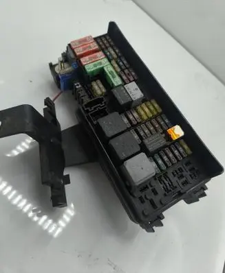 Mercedes-Benz ML W164 Fuse module A1645403372 13658527 12281419
