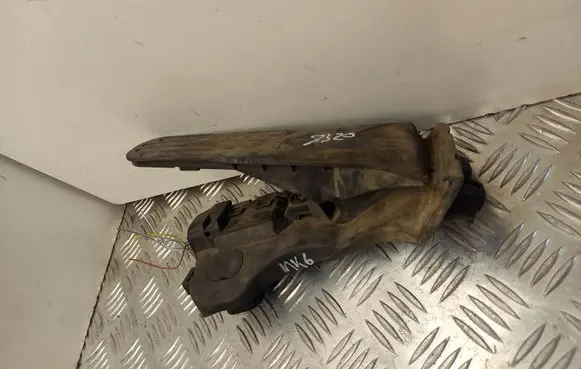 Volkswagen Golf VI Accelerator throttle pedal 1K1721503AA