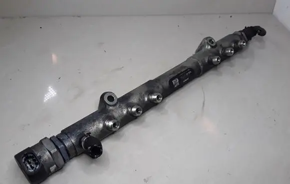 Volvo S60 Fuel main line pipe 30750409 0281002712 30757146