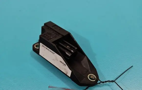 Volkswagen Golf IV Fuel cut-off switch 5WK42895 IMPRK1365244
