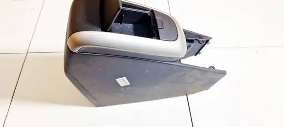 Toyota Auris 150 Armrest 5891112290