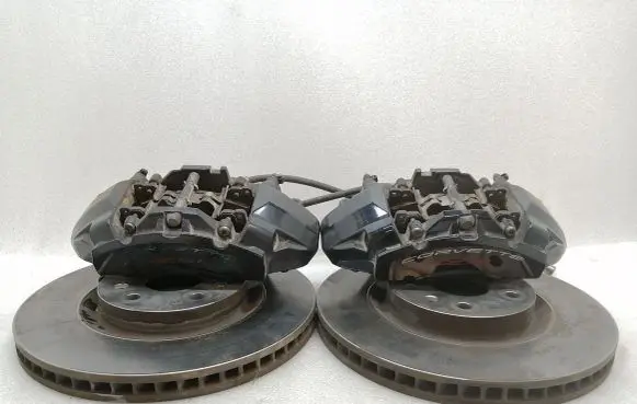 Chevrolet Corvette C8 Front brake caliper 84733235 84733236