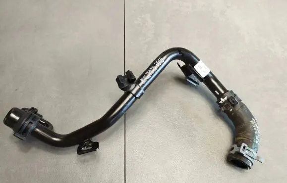 Audi A6 S6 C7 4G Engine coolant pipe/hose 04L122157BF