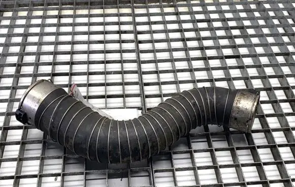 BMW 3 F30 F35 F31 Intercooler hose/pipe 
