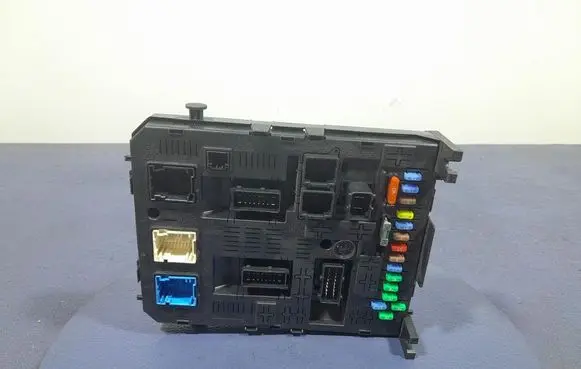 Citroen C5 Fuse box set 9812188880