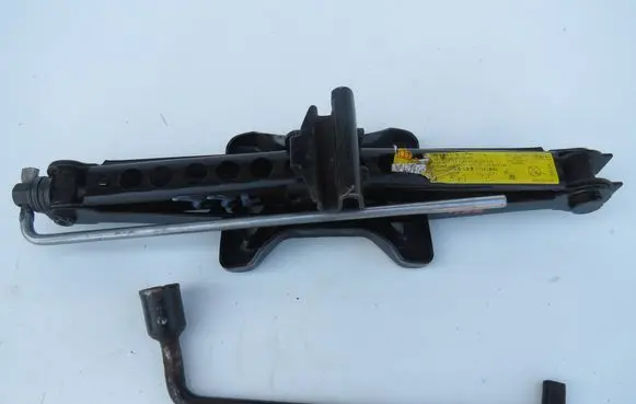 Volvo V70 Lift Jack 30683026