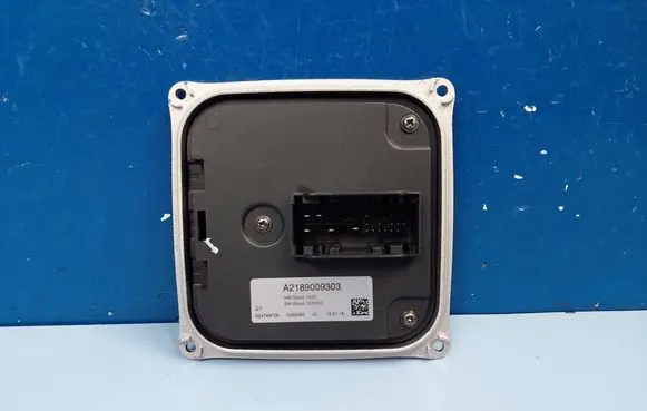 Mercedes-Benz A W176 Headlight ballast module Xenon A2189009303