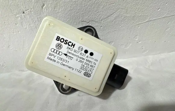 Audi A4 S4 B8 8K ESP acceleration yaw rate sensor 8K0907637A 0265005667 3009373