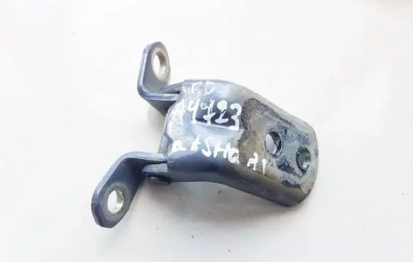 Nissan Qashqai+2 Front door upper hinge