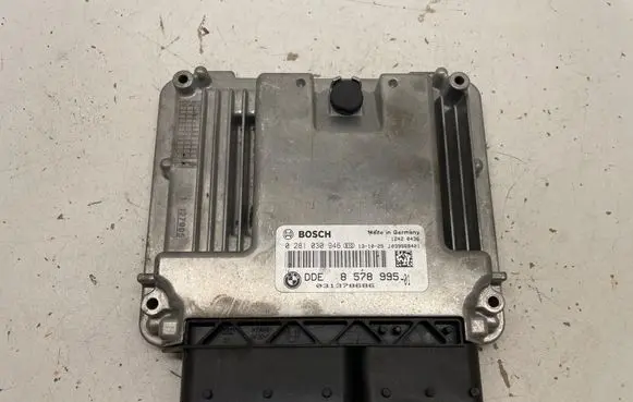 BMW 5 F10 F11 Engine control unit/module 8578995 0281030946 031378686