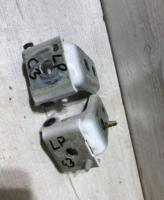 Front door hinge set