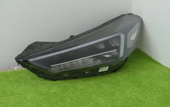 Hyundai Tucson TL Headlight/headlamp 92101d7700