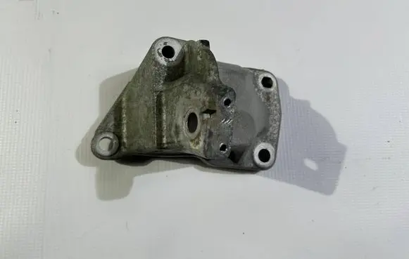 Dodge Durango Engine mounting bracket 68252524AA