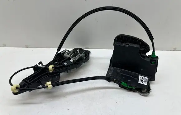 Chevrolet Malibu Front door lock 13598360