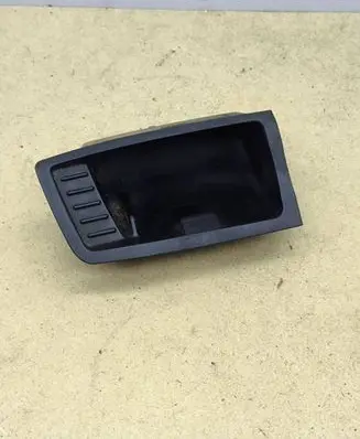 BMW 3 E90 E91 Cup holder 22167210 7078573