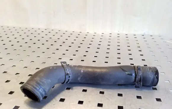 Volkswagen Tiguan Engine coolant pipe/hose