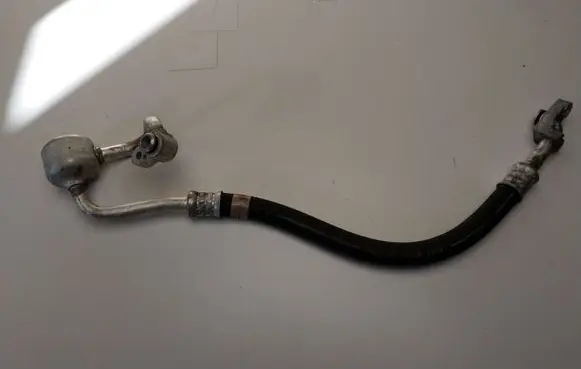 Lexus IS 220D-250-350 Air conditioning (A/C) pipe/hose
