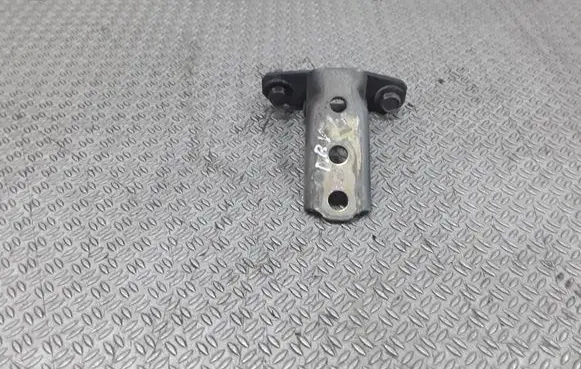 Mitsubishi Grandis Front door upper hinge