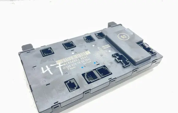 Mercedes-Benz CLK A209 C209 Door control unit/module 2098201926