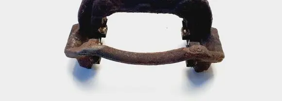 Mercedes-Benz C W203 Front Brake Caliper Pad/Carrier 690740129