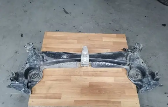 Renault Espace V (RFC) Rear axle beam 555013092R 555019495R