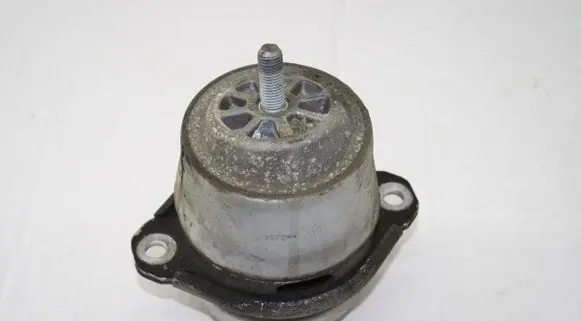 Porsche Cayenne (92A) Engine mount bracket 7P6199131