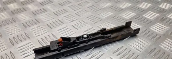 Peugeot 307 Seat belt adjustment rail 5507371