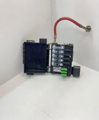 Volkswagen Golf IV Fuse module 1J0937550