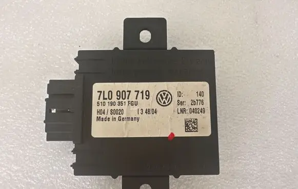 Volkswagen Touareg I Alarm control unit/module 7L0907719 510190351 H04S0020