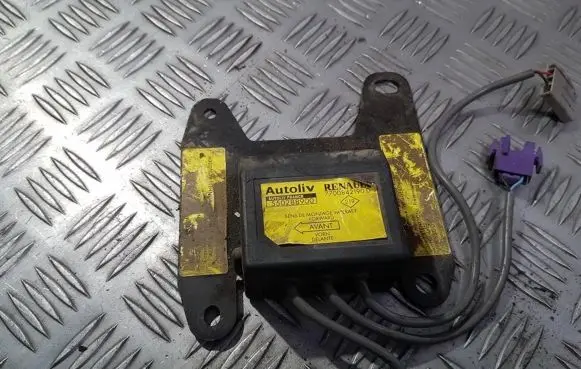 Renault Laguna I Airbag control unit/module 7700842190d 550288900