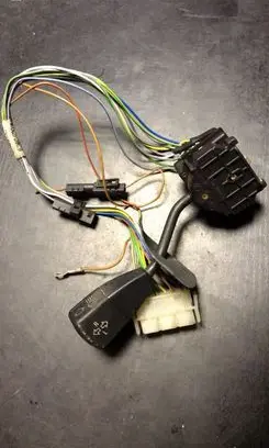 BMW 5 E34 Indicator stalk 8350690