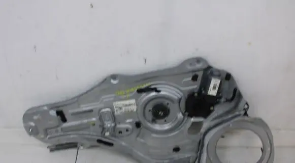 KIA Sportage Front door window regulator with motor 824703U040