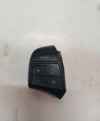 Volvo V70 Steering wheel buttons/switches 30739638