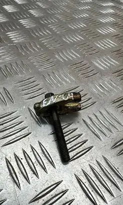 Renault Megane III Fuel Injector clamp holder 