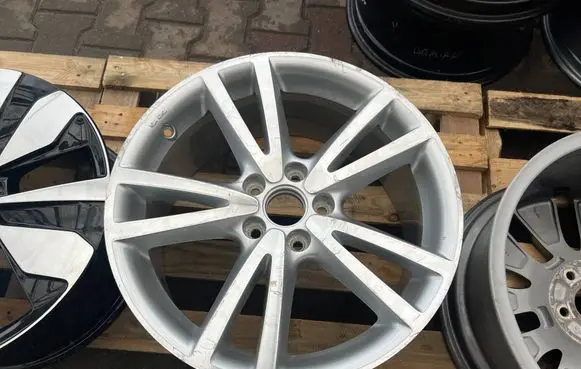Volkswagen Golf VI R18 alloy rim 1K5071498